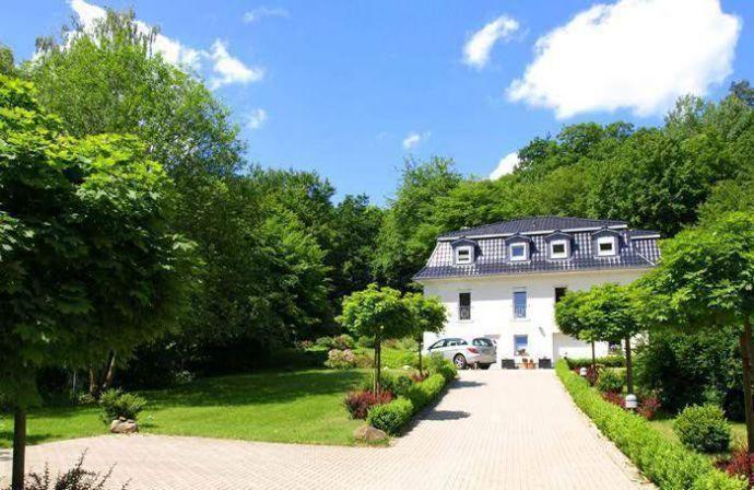 Weisses-Haus-Am-Kurpark-Fewo-Bergblick Bad Suderode Dış mekan fotoğraf